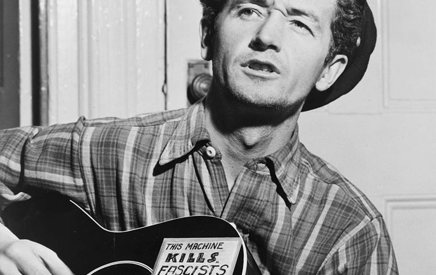 woody_guthrie_cc_img